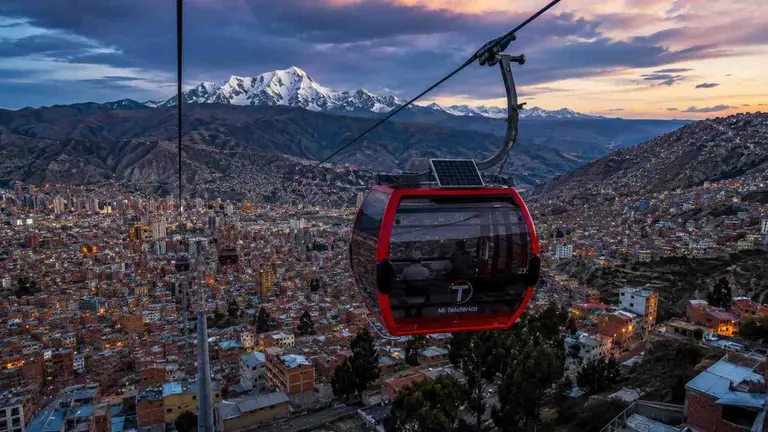 Imagen referencial. Linea carmes&iacute; de Mi Telef&eacute;rico (Foto: Generada con IA)