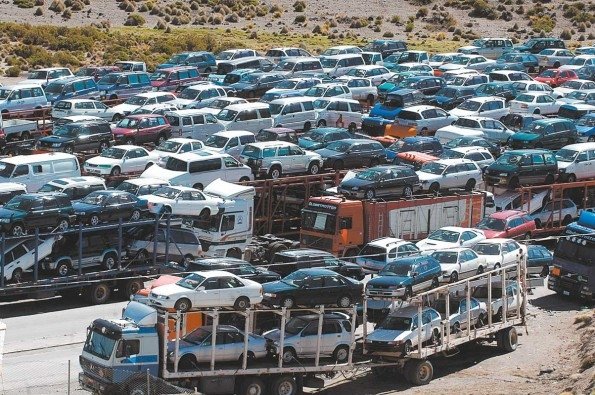 Una playa de vehículos indocumentados. Foto: Fides.