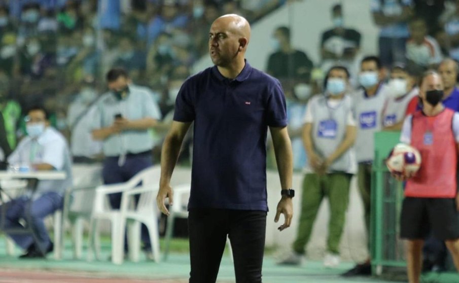 Sebastián Núñez, entrenador de Universitario de Sucre. (Foto. El Boliviano).