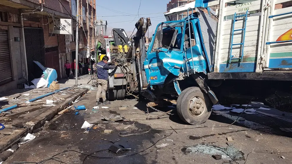 Accidente en Tembladerani. (Foto: La Raz&oacute;n).