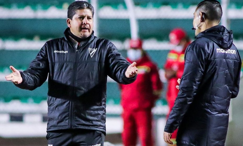 Oscar Villlegas, entrenador de fútbol. (Foto: Sport Bolivia).