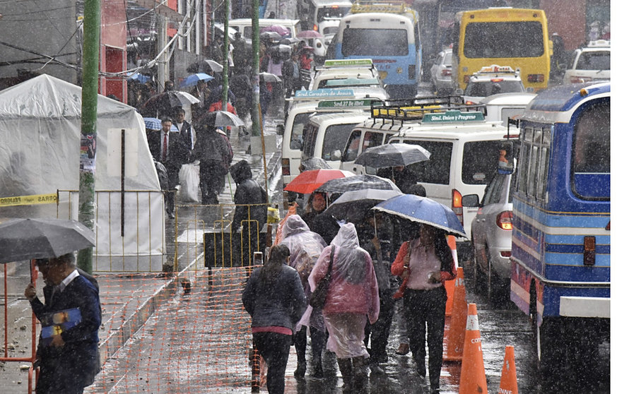 Lluvia en la ciudad de La Paz. (Foto: Urgente.bo).