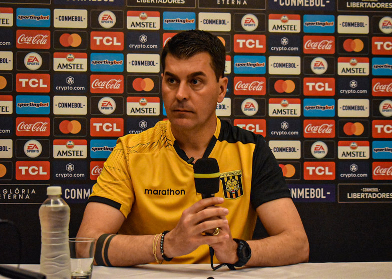 Ismael Rescalvo, director técnico español. (Foto: Club The Strongest).