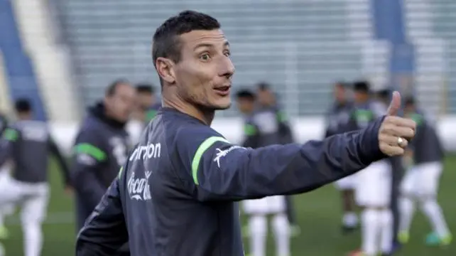Pablo Daniel Escobar, director t&eacute;cnico de la divisi&oacute;n de menores  de la selecci&oacute;n boliviana. (Foto. Eju Tv).