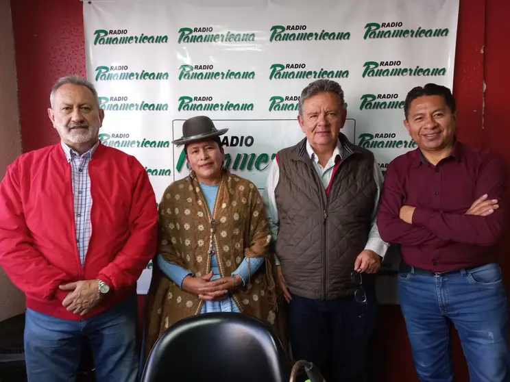 De izquierda a derecha: Fabi&agrave;n Yaksic, Virginia Velasco, Luis Eduardo Siles y Jos&eacute; Luis Flores.