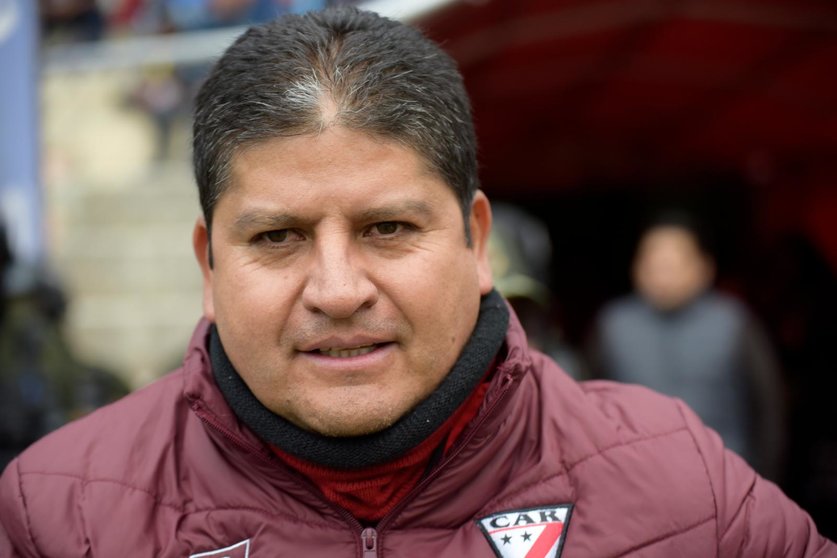 Oscar Villegas, entrenador de fútbol. (Foto: La Razón).