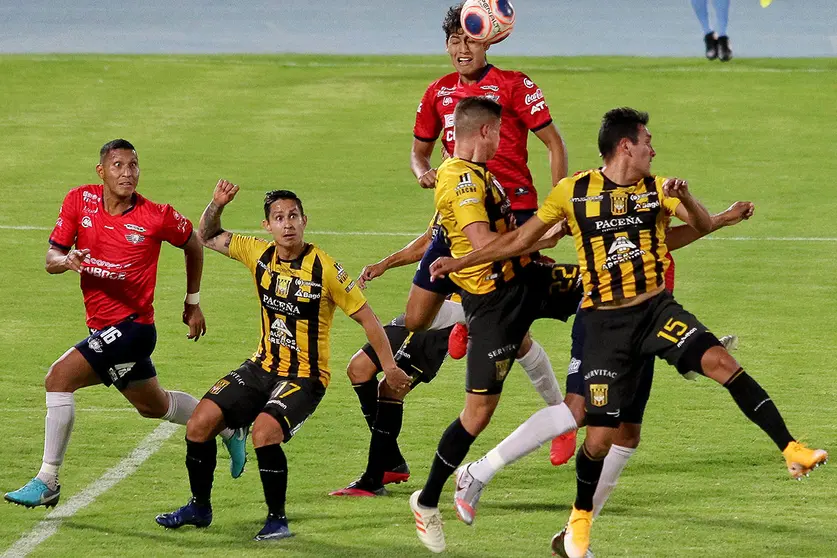 Wilstermann vs The Strongest.  (Foto. Jornada).