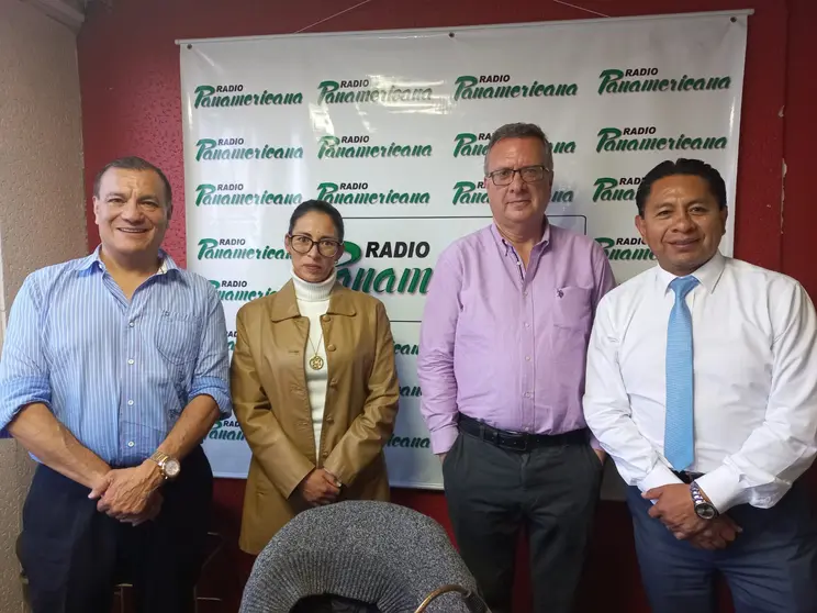 De izquierda a derecha: Franklin Pareja, Jessica Saravia, Carlos Alarc&oacute;n y Jos&eacute; Luis Flores.