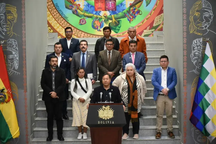 Reuni&oacute;n de alcaldes y presidente del Estado. (Foto: Bolivisi&oacute;n).