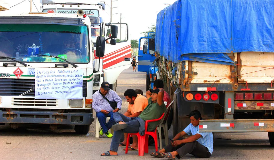 Transporte pesado, Bolivia. (Foto: El D&iacute;a).