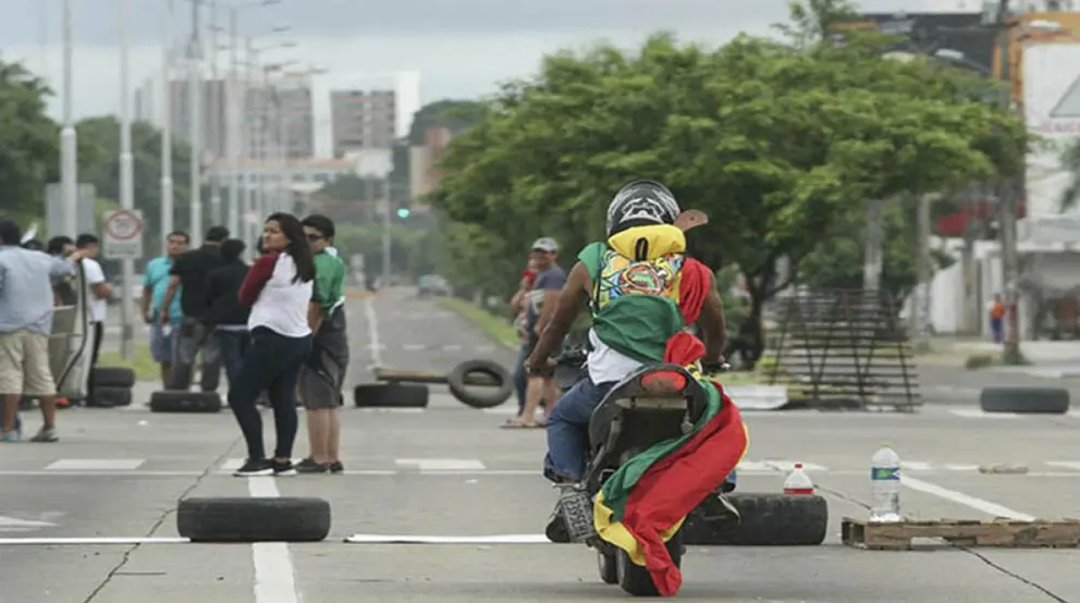 Paro c&iacute;vico Santa Cruz. (Foto: Los Tiempos).