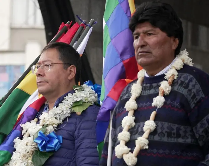 Luis Arce (izq) y Evo Morales (der). (Foto: La R&aacute;zon).