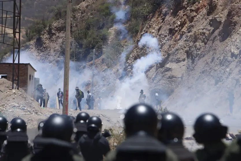 Enfrentamientos en bloqueos. (Foto: La Raz&oacute;n).