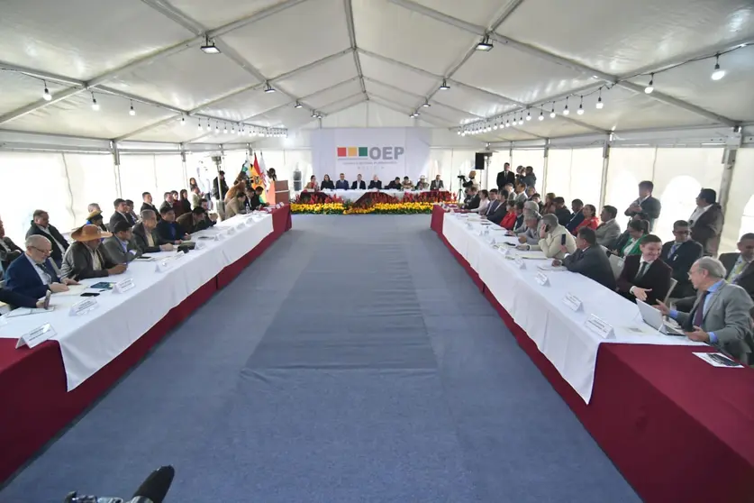 Cumbre por la democracia, febrero 2025. (Foto: La Raz&oacute;n)