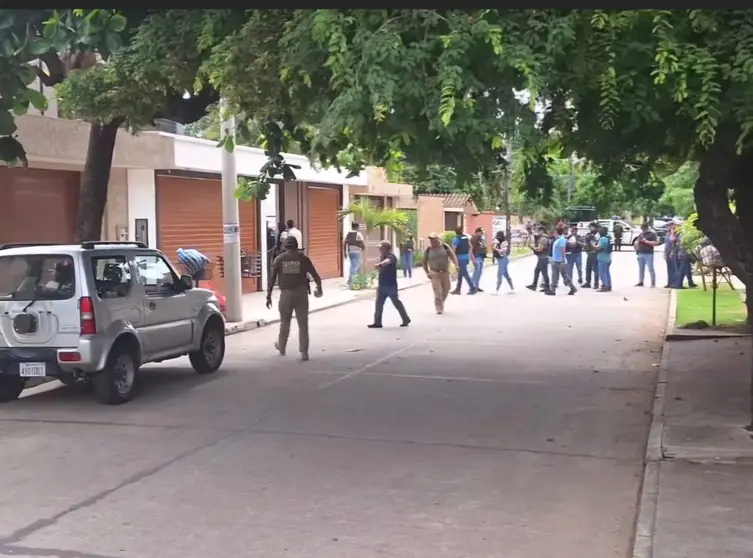 Ataque a Polic&iacute;a en Santa Cruz. (Foto: Red Uno).