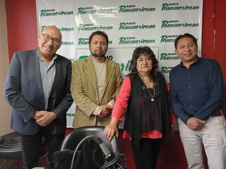 De izquierda a derecha:  Javier Flores, Joshua Bellott, Jimena Costa y Jos&eacute; Luis Flores.