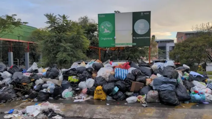 Basura acumulada en Cochabamba. (Foto. El Diario).