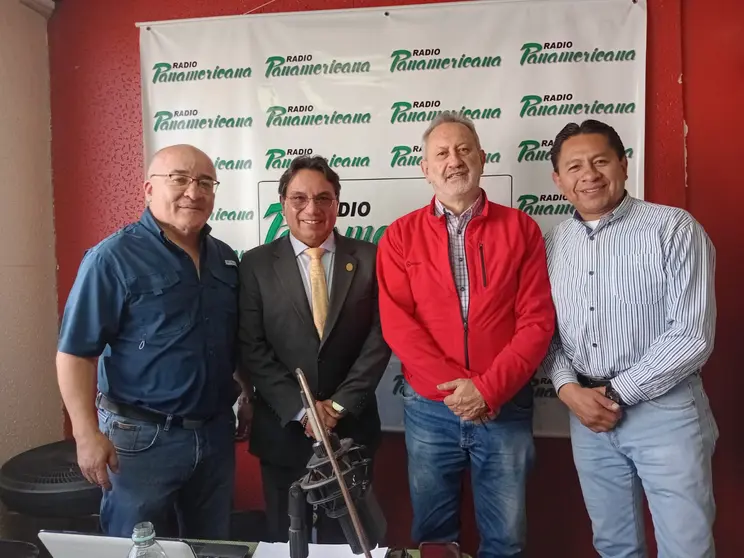 De izquierda a derecha: Hugo Moldiz, Marcelo Silva, Fabi&aacute;n Yaksic y Jos&eacute; Luis Flores.