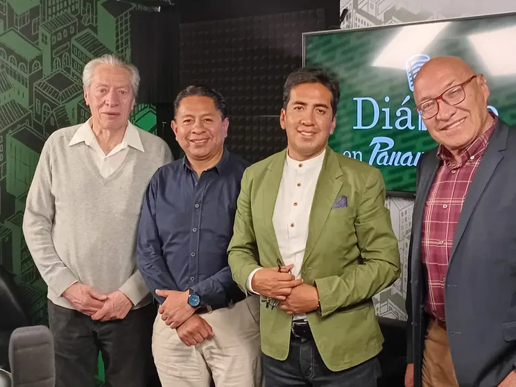 De izquierda a derecha: Carlos Borht, Jos&eacute; Luis Flores, William Bascop&eacute; y Javier Flores.