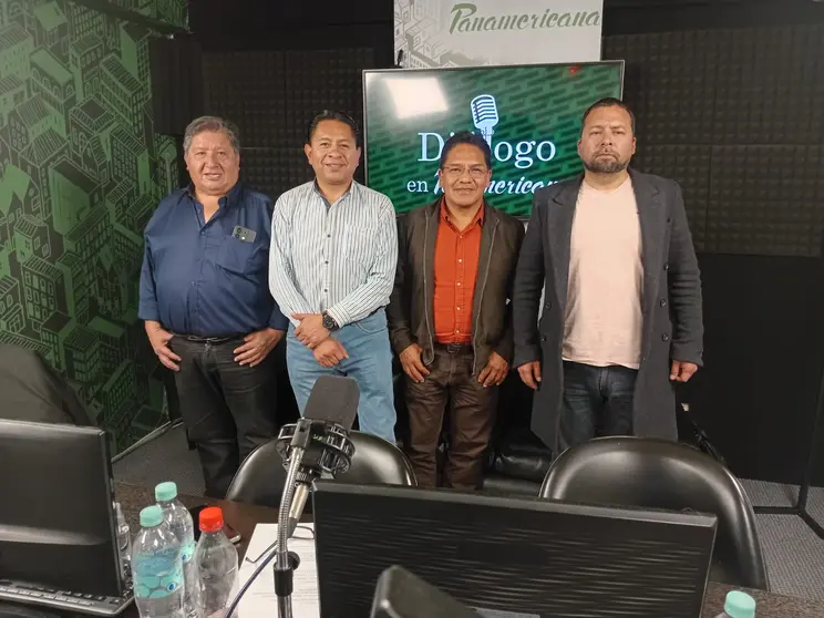 De izquierda a derecha:  Manuel Morales, Jos&eacute; Luis Flores, Jorge Silva y Joshua Bellott.