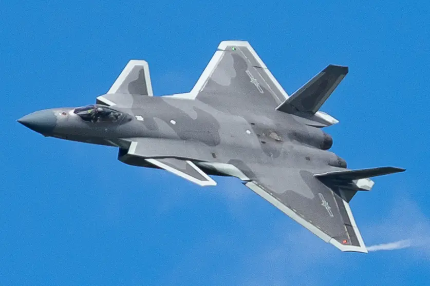 J20, avi&oacute;n militar chino.