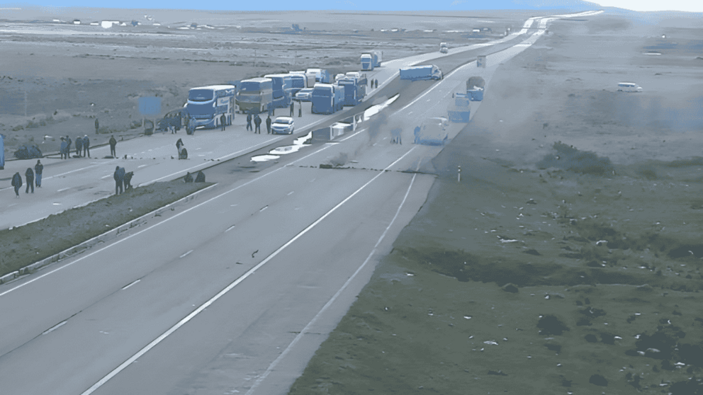 Bloqueos en carretera a Oruro. Foto: ABC