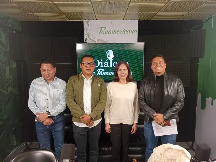 De izquierda a derecha: Jos&eacute; Luis Flores, Marcelo Guti&eacute;rrez, Karen L&oacute;ngaric y Ricardo rada.