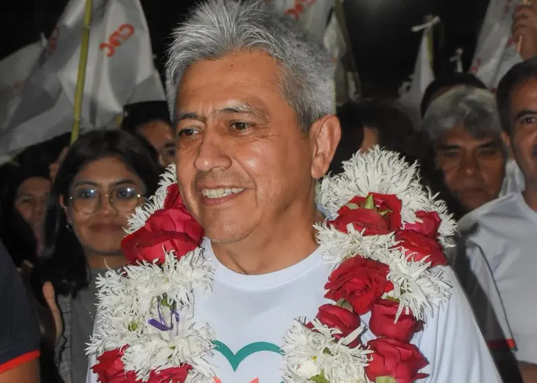 Mario Coss&iacute;o, candidato.