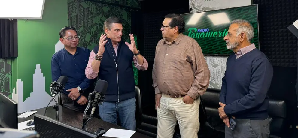 El presidente Rodrigo Paz en los estudios de Panamericana.