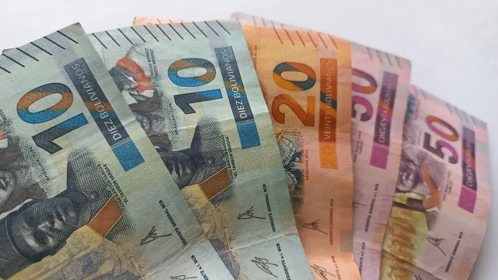Billetes bolivianos. Dinero boliviano.