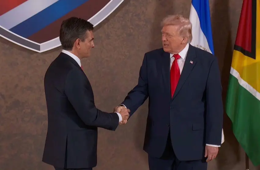 Rodrigo Paz saluda a Donald Trump (Foto: Ministerio de Relaciones Exteriores)