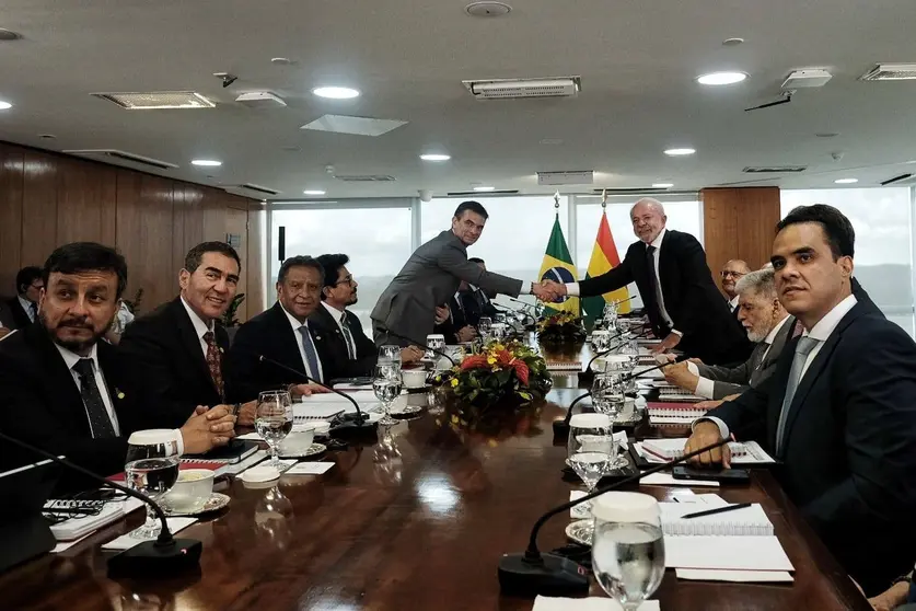 Reuni&oacute;n de Rodrigo Paz, Lula da Silva y sus equipos en Brasil.