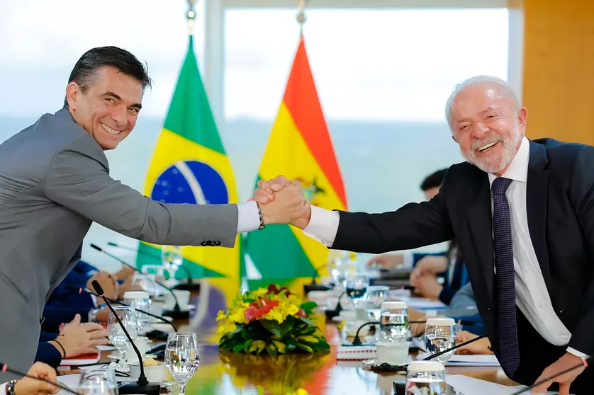 Rodrigo Paz en Brasil con el presidente Lula da Silva.