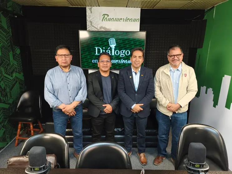 De izquierda a derecha: Oscar Cruz, Jorge Silva, William Bascop&eacute;, Gonzalo Ch&aacute;vez.