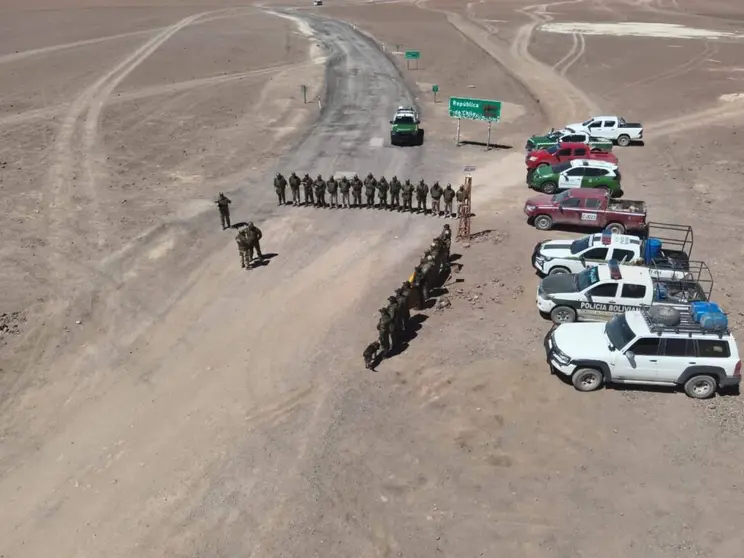 Polic&iacute;a boliviana en frontera