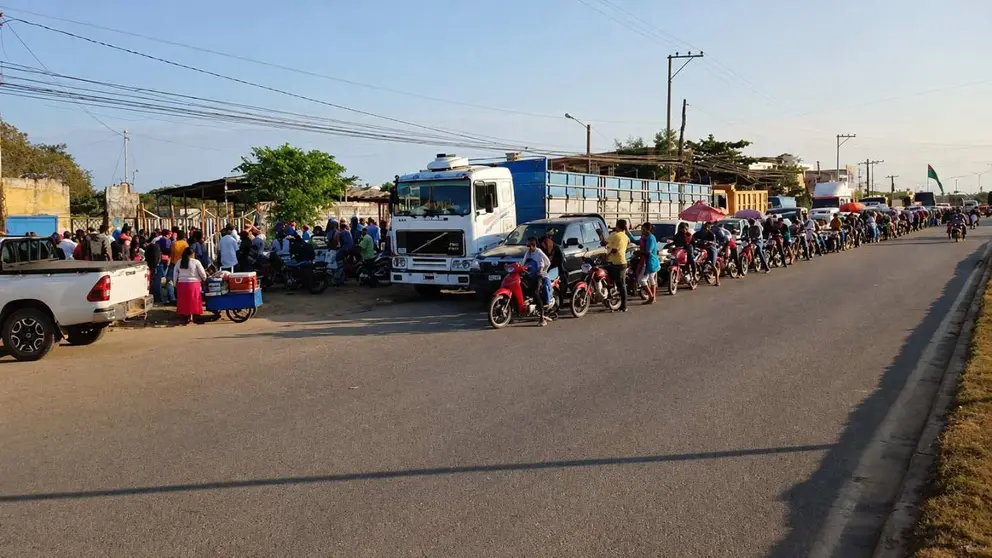 Filas por combustible (Foto: RRSS)