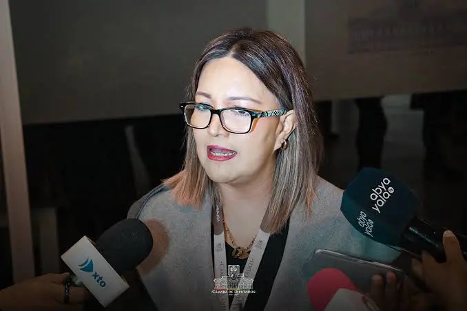 Sandra Hinojosa, diputada.