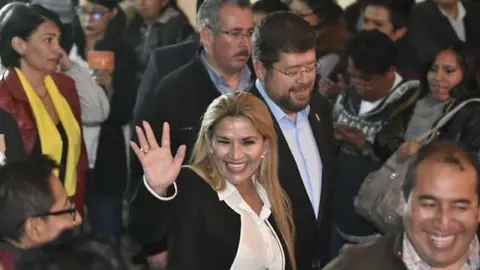 A&Ntilde;EZ Y DORIA MEDINA PAGINA 7