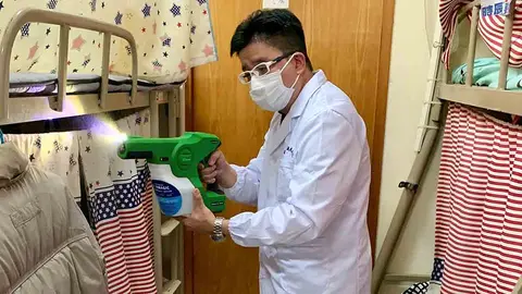 Crean un desinfectante que MATA al COVID-19 y PROTEGE durante 90 d&iacute;as