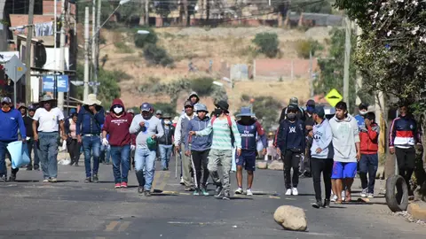 Punto de bloqueo en K'ara K'ara Foto: La Raz&oacute;n