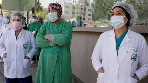 M&eacute;dicos bolivianos. (Foto. Sputink Mundo).