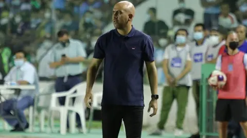 Sebasti&aacute;n N&uacute;&ntilde;ez, entrenador de Universitario de Sucre. (Foto: El Boliviano).