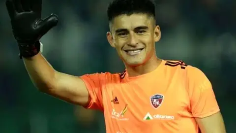 Jorge Arauz, portero de Royal Pari. (Foto: Eju Tv).