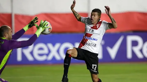 Juan Carlos 'el Conejo' Arce, delantero nacional. (Foto: El Comercio).