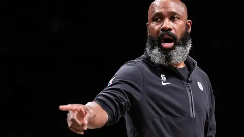 Jacque Vaughn, entrenador de los 'Nets'. (Foto: Yahoo Sports).