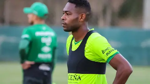 Marc Fran&ccedil;ois Enoumba, defensor. (Foto: Sport Bolivia).