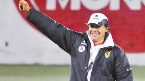 Nery Quintana, entrenador de arqueros. (Foto. Internet).
