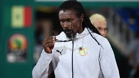 Aliou Ciss&eacute;, entrenador de Senegal. (Foto: The Guardian Nigeria).