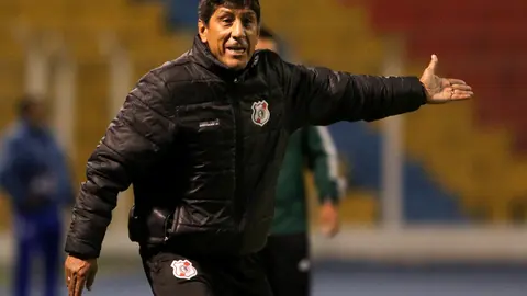 Alberto Illanes, director t&eacute;cnico boliviano. (Foto: El Mundo).