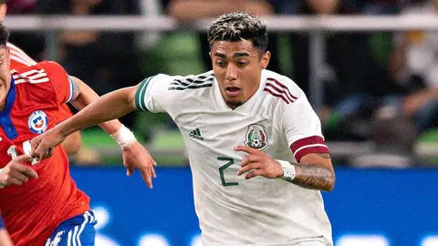 Juli&aacute;n Araujo, lateral derecho mexicano. (Foto: Marca).